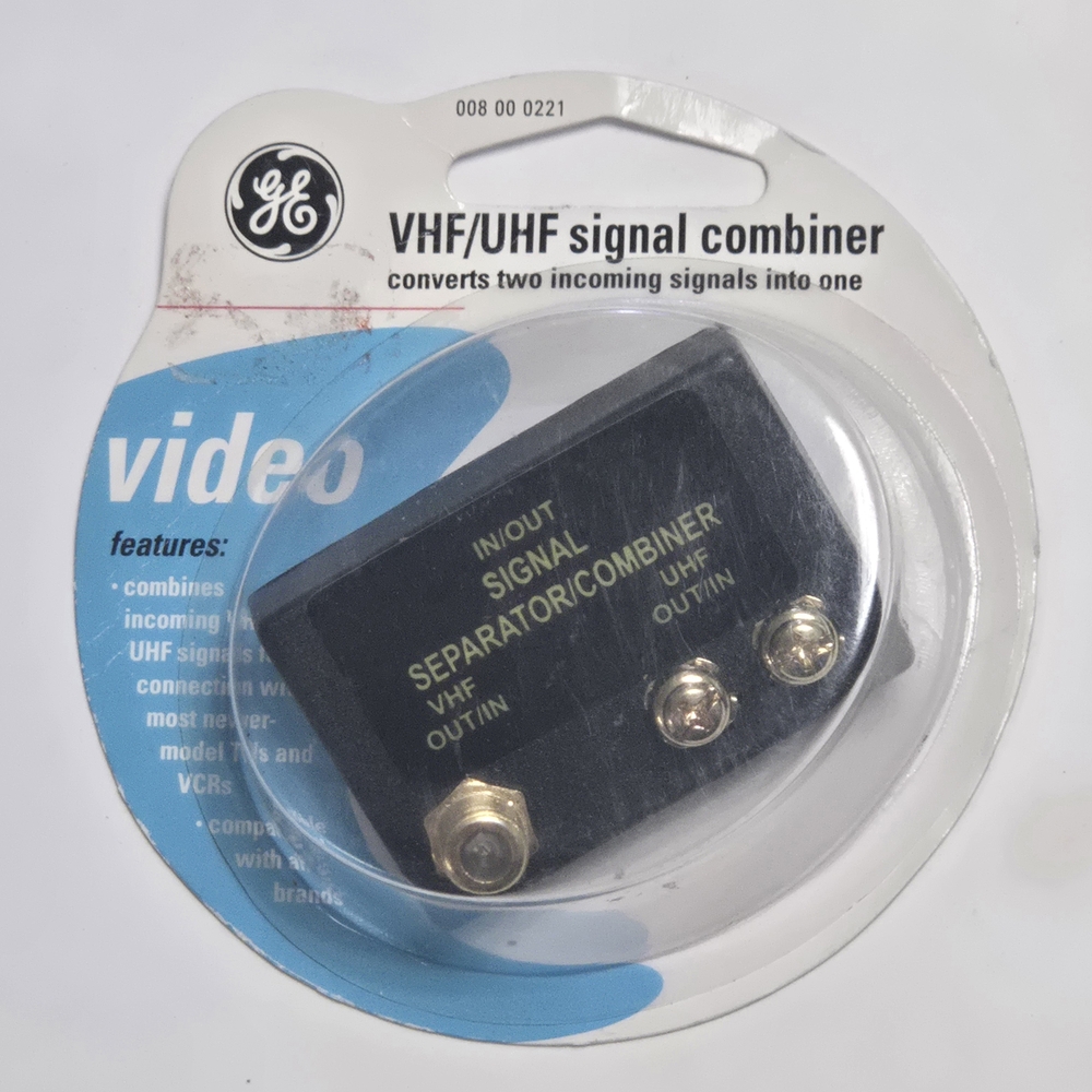 Black VHF/UHF Signal Combiner